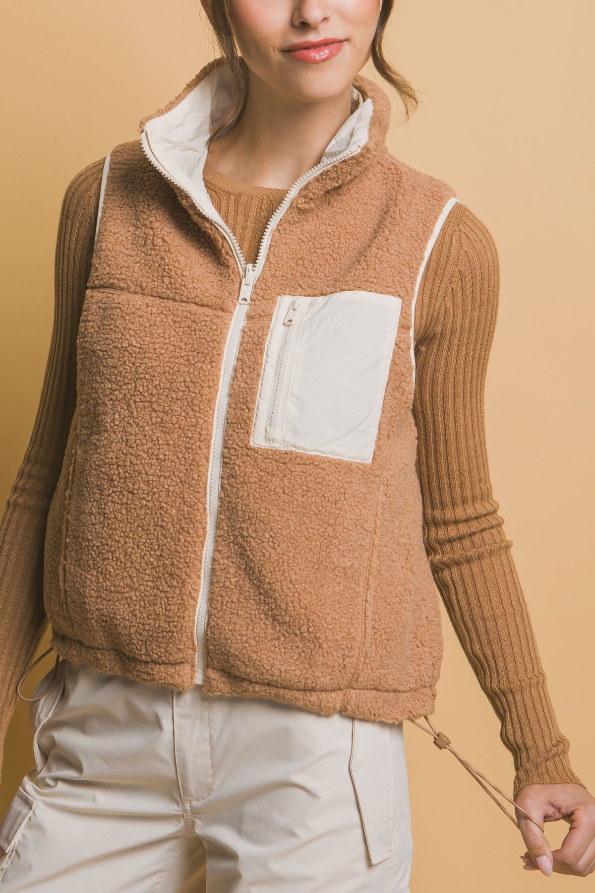 Reversible Fleece Vest With Side Pockets - (Camel)