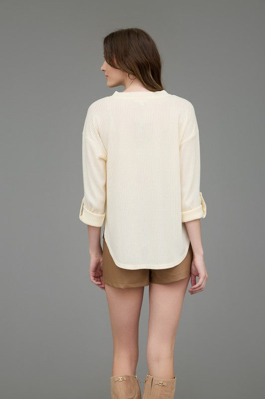 3/4 TAB SLEEVE HENLEY KNIT TOP - (Cream)