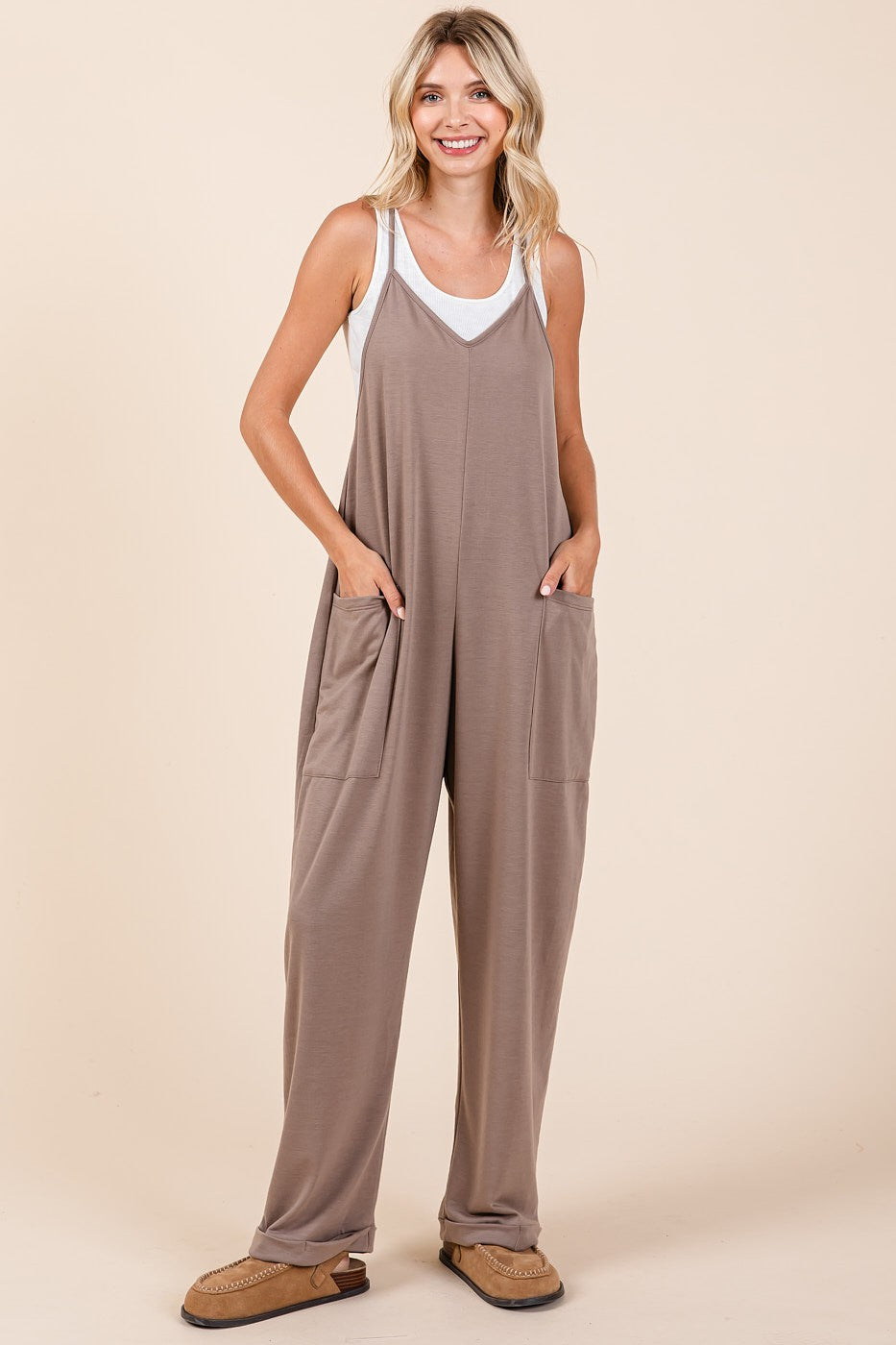 RELAXED FIT PATCH POCKET SLEEVELESS JUMPSUIT - (Cocoa)