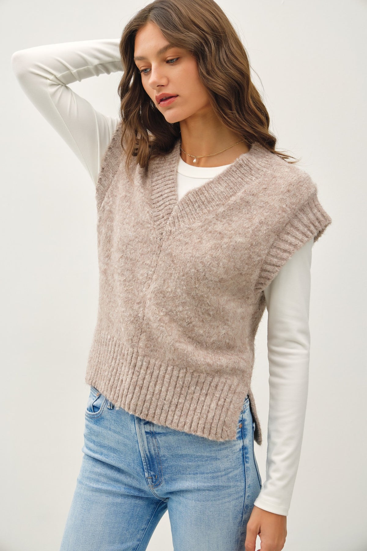 WOOL BLEND V-NECK SWEATER VEST - (Heather Mocha)